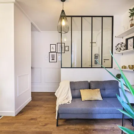 Tres Elegant Duplex, Proche Gare 아파트